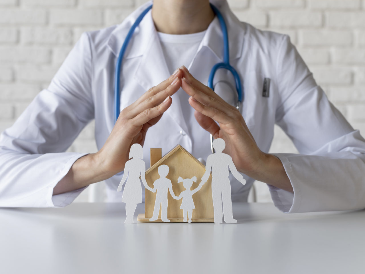 https://global-advice.ch/wp-content/uploads/2024/07/close-up-doctor-with-stethoscope-1280x960.jpg